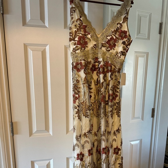 Joyfolie Alya Dress with Red and Gold Embroidery - Picture 11 of 13